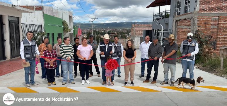 Entrega de calle pavimentada El Rosario