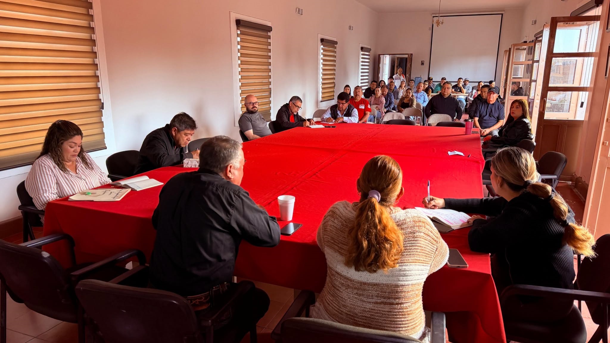 Reunión para organizar actividades y acciones del mes