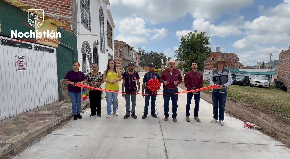 Calle campesinos completamente pavimentada