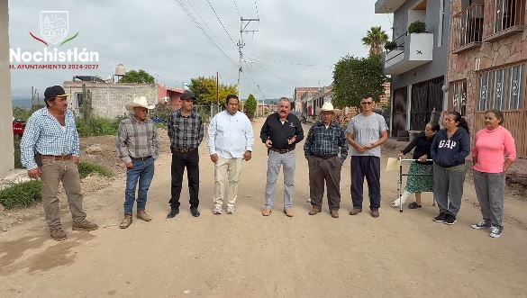 Inicia la pavimentación de la calle Santa Rosa