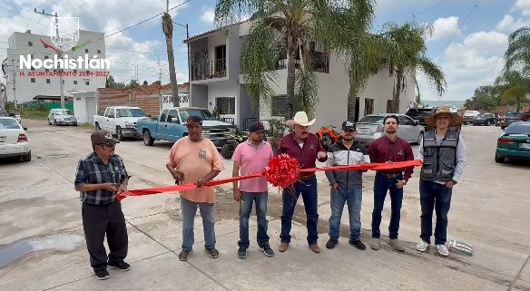 Entrega de pavimentación de calles Autonomía y Filósofos