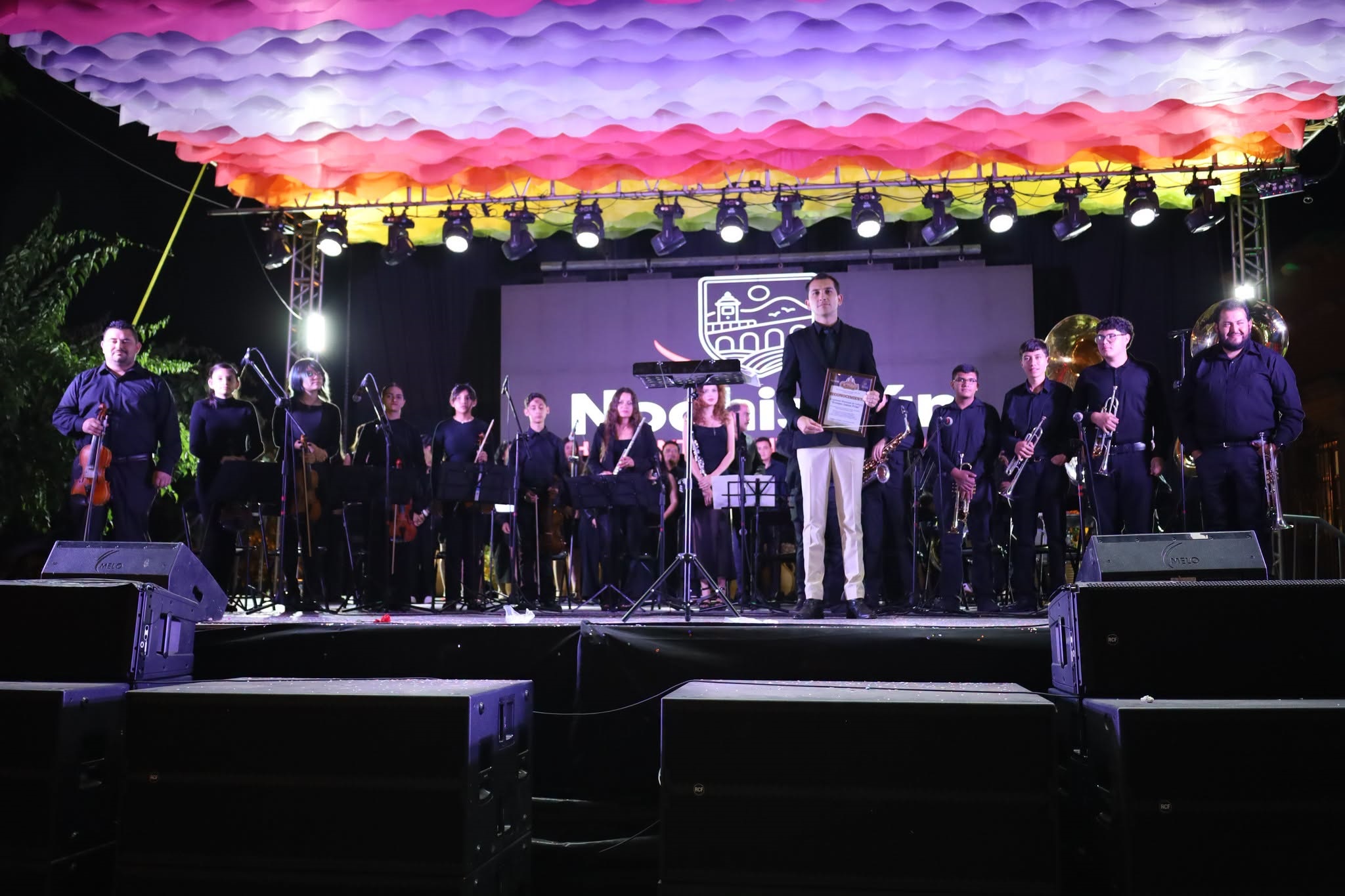 El talento de la niñez y juventud brilló en el teatro del pueblo